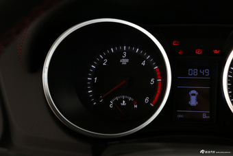 2017款黄海N3 2.5T手动四驱运动版JE4D25C