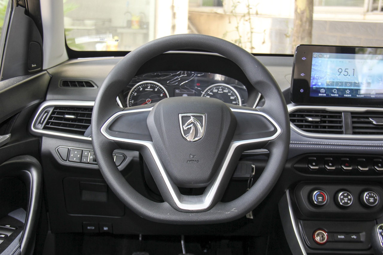 2018款宝骏530 1.5T手动豪华型