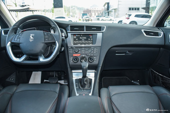 2016款DS 4S 1.6T自动智享版THP160