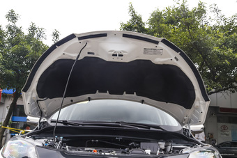 2015款缤智1.8L CVT四驱旗舰型 塔夫绸白