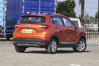 2016款长安CS15 1.5L自动豪华版