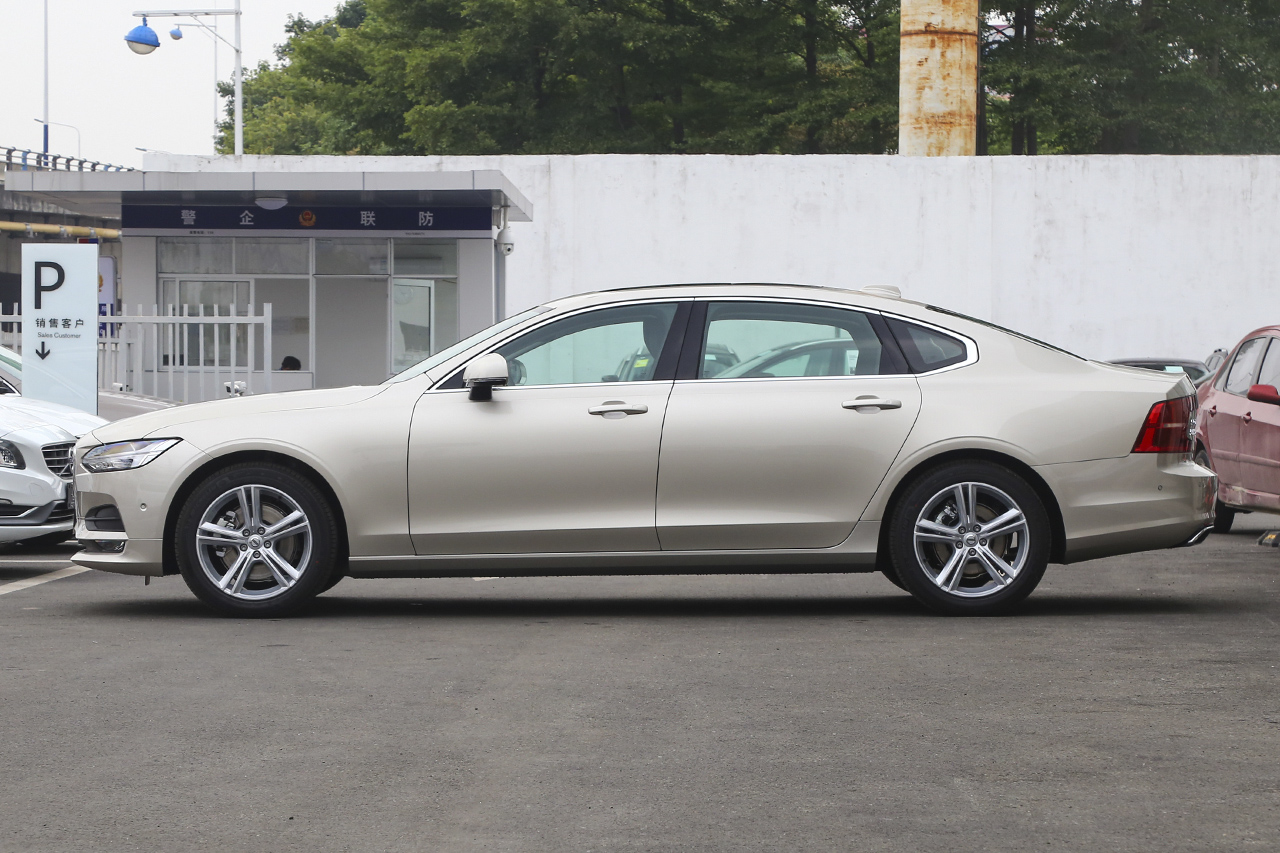  2018款沃尔沃S90 2.0T自动T4智远版