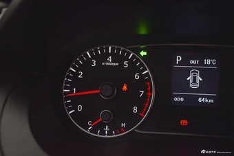 2015款陆风X7 2.0T自动全景尊享版