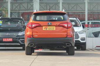 2018款比亚迪宋1.5TI手动智联进享型