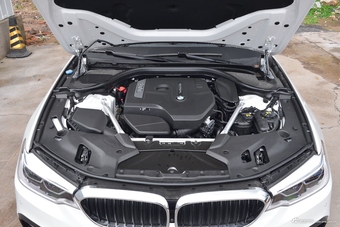 2018款宝马5系改款2.0T自动530Li尊享型M运动套装  