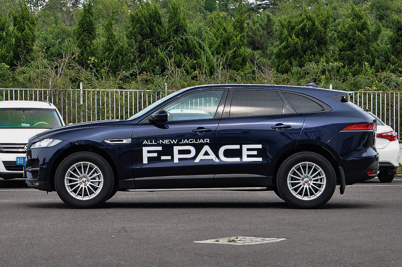 2018款捷豹F-PACE 2.0T自动四驱都市尊享版