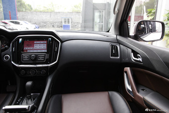 2017款驭胜S350 2.0T自动两驱柴油超豪华版7座 