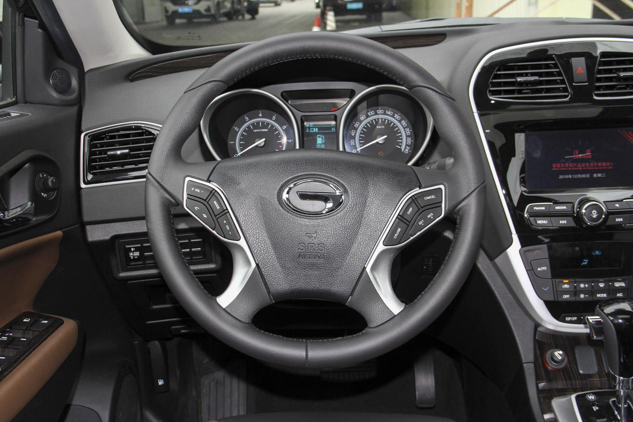 2016款传祺GS5 Super 1.8T自动四驱周年纪念版