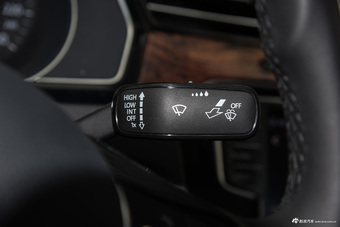 2017款迈腾2.0T自动380TSI DSG旗舰型