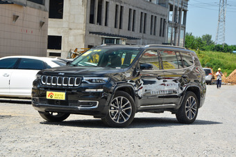 2018款大指挥官2.0T自动四驱智享版图片