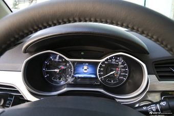 2017款吉利帝豪1.5L手动三厢百万款豪华型