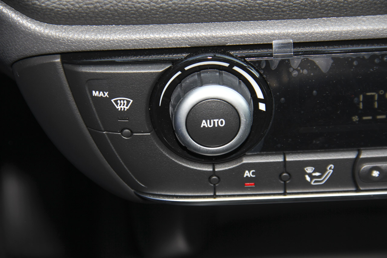 2016款观致3三厢1.6T自动致酷型