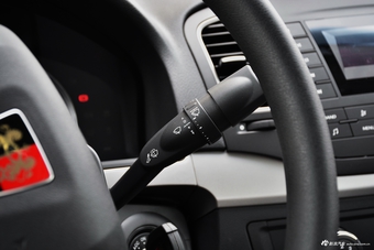 2015款荣威350 1.5L自动豪华天窗版