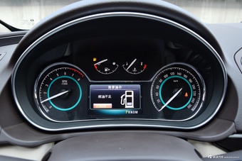 2015款君威 2.0L 精英时尚型 