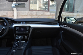 2019款迈腾2.0T自动330TSI DSG领先型