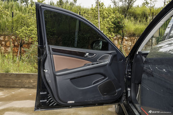 2015款红旗H7 2.0T 自动豪华型