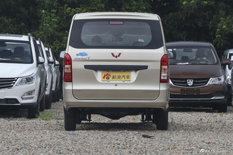 2012款五菱荣光1.5L加长标准型