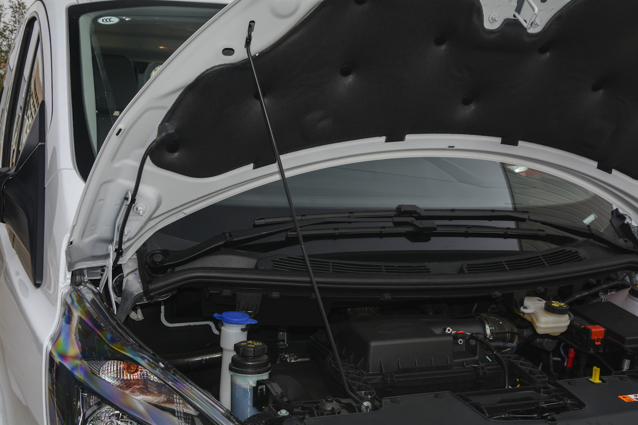 2017款新全顺 2.0T自动汽油多功能商用车短轴低顶