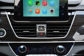 2017款宝骏560 1.5T DCT旗舰型