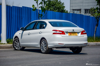 2015款东风标致408 1.2T自动豪华版