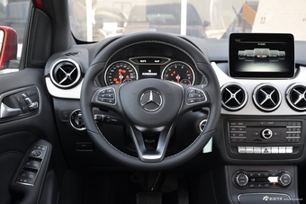 2017款奔驰B级B200 1.6T自动豪华型