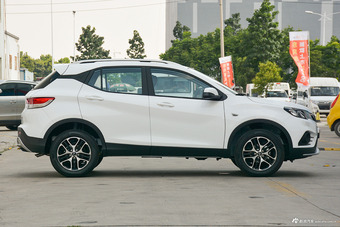 2018款东南DX3 1.5L手动豪华型