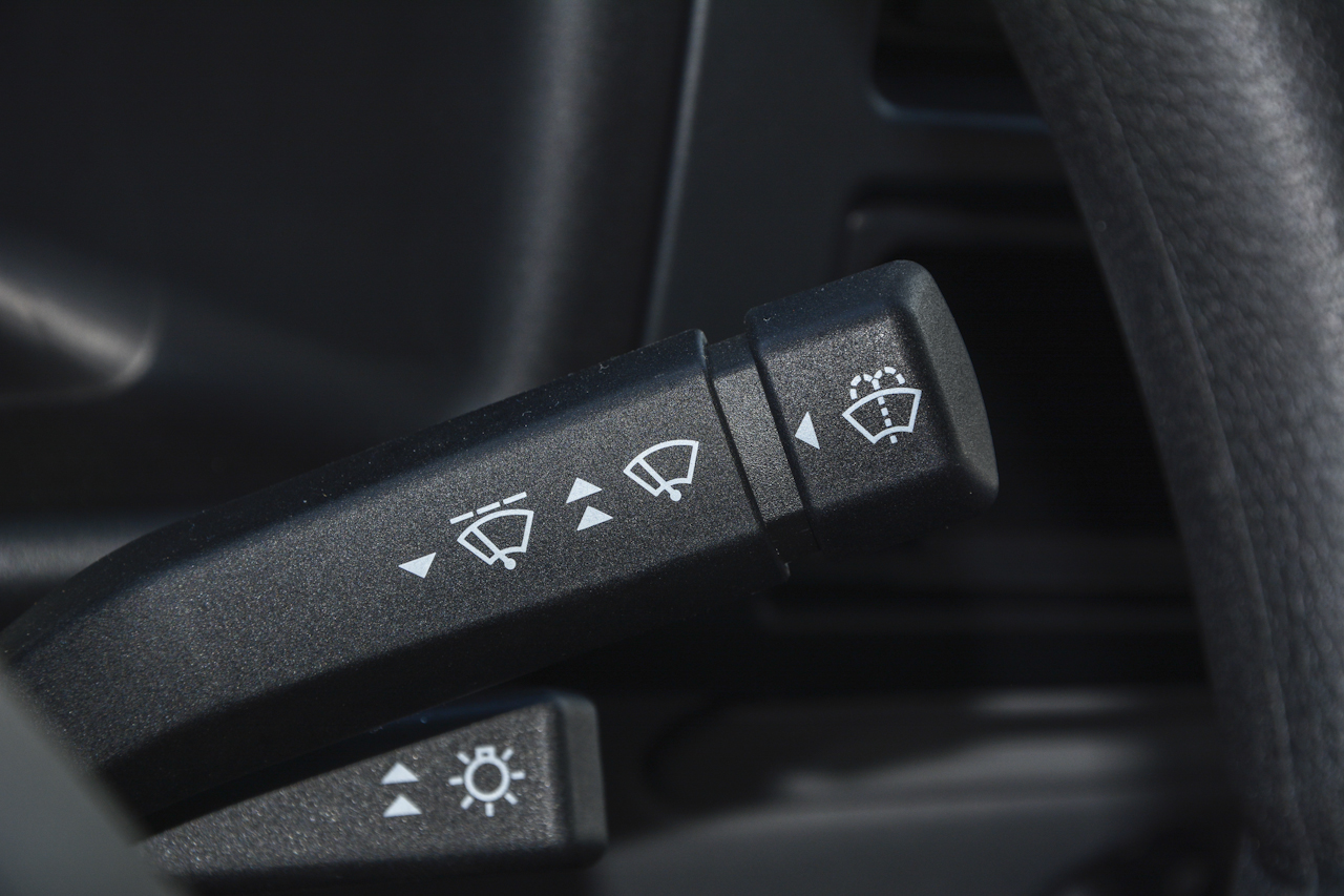 2017款特顺2.8T手动商运型短轴中顶6/7/8座JX493