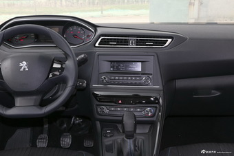 2018款标致308 1.6L手动时尚版