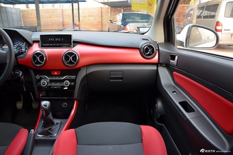 2015款北汽绅宝X25 1.5L手动标准型