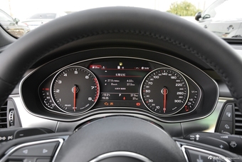 2018款奥迪A6L 3.0T自动30周年年型 45 TFSI quattro 运动型