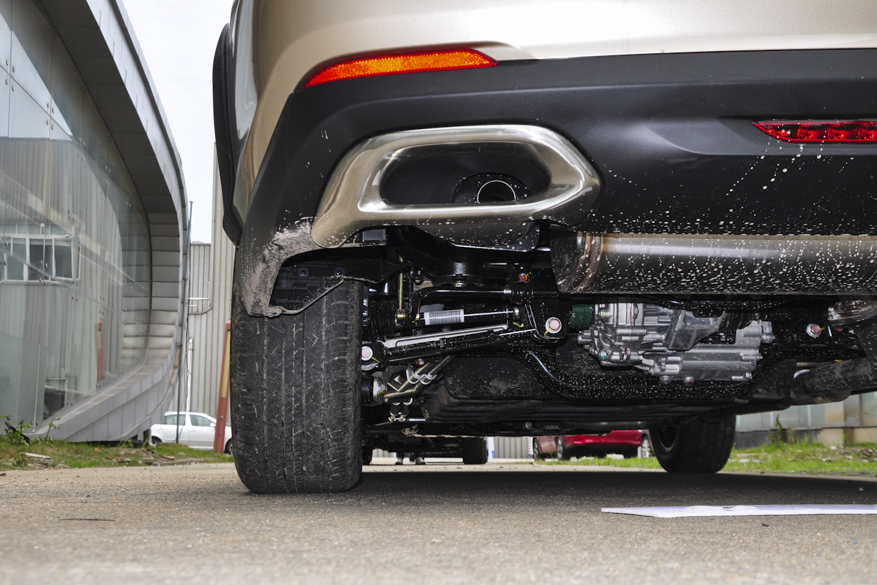 2015款比亚迪唐2.0T自动四驱旗舰型