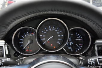 2017款众泰SR9 2.0T自动极致之路版