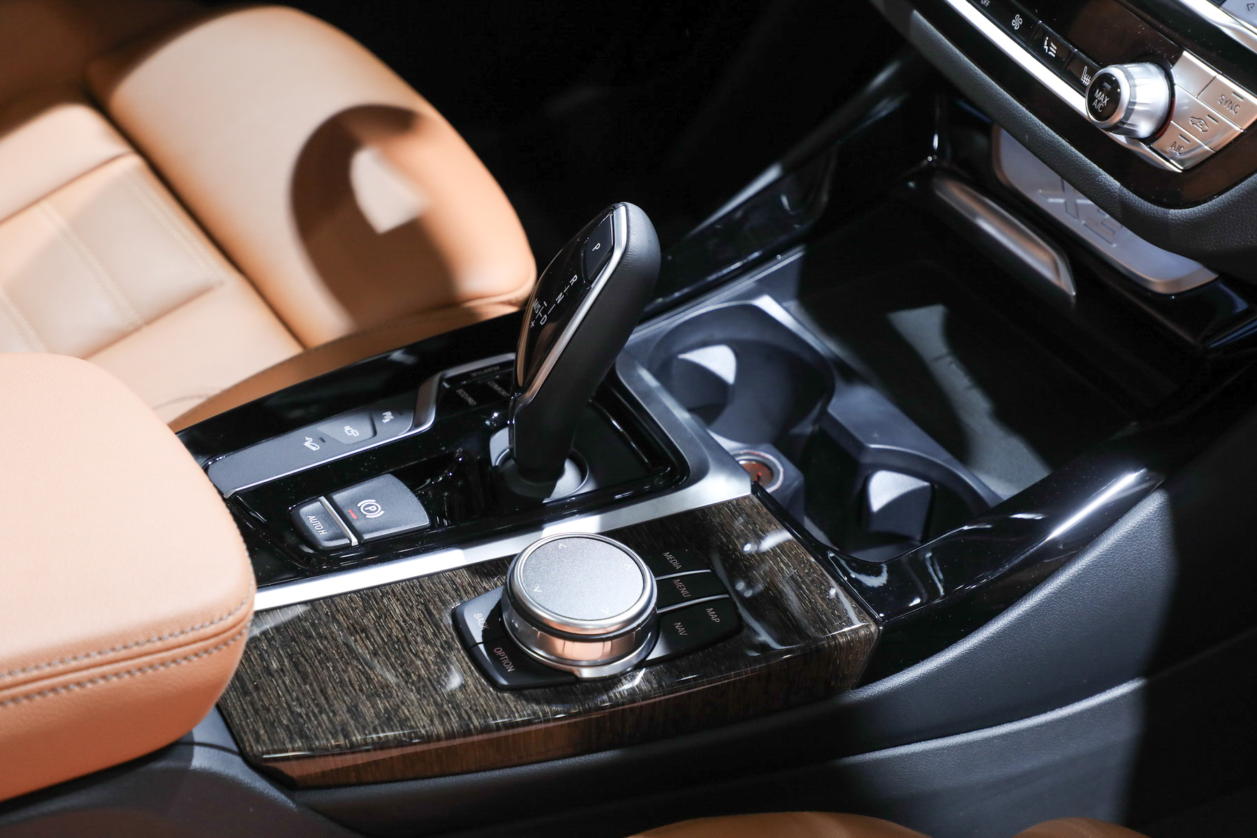 实拍|宝马iX3概念车 华晨宝马工厂生产