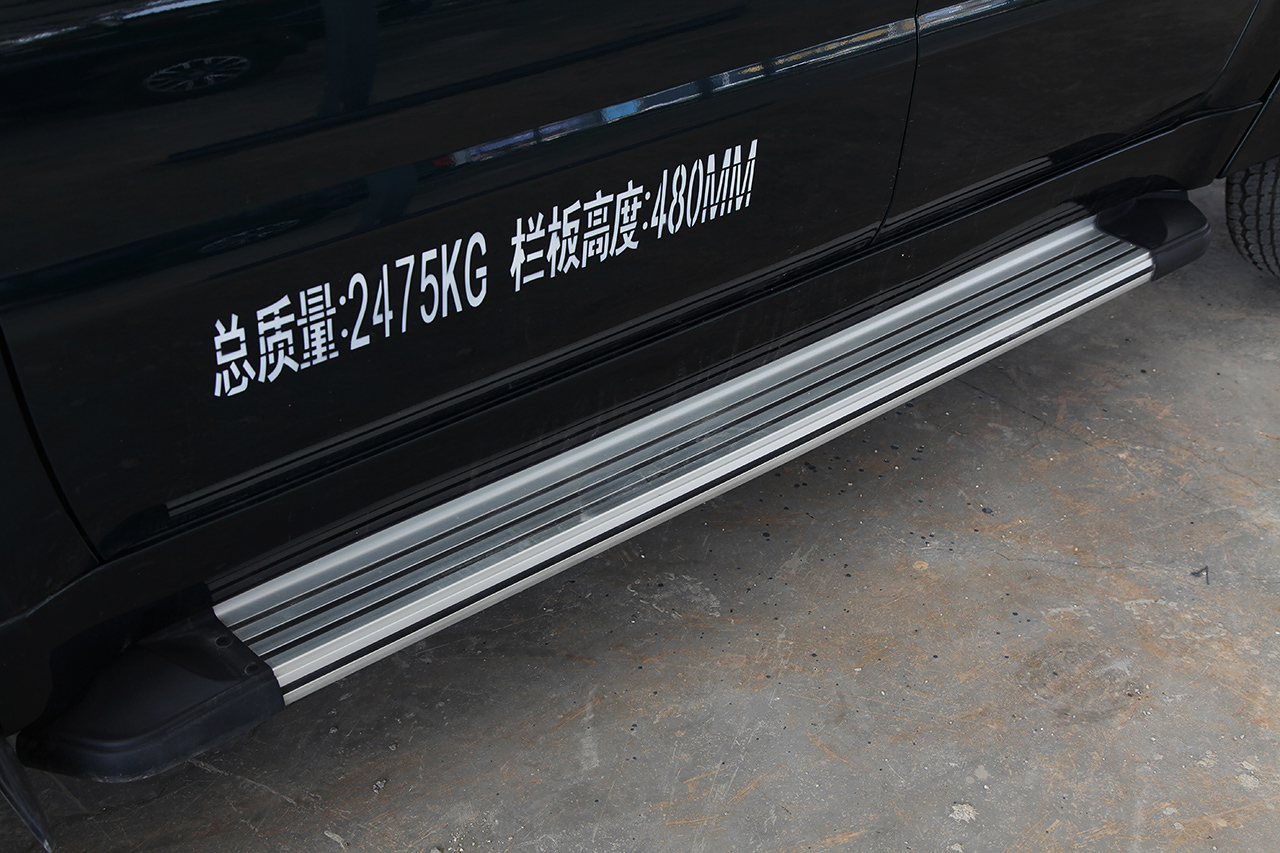 2017款小老虎2.8T手动柴油国V标准型中双排CA4D28C5-1B