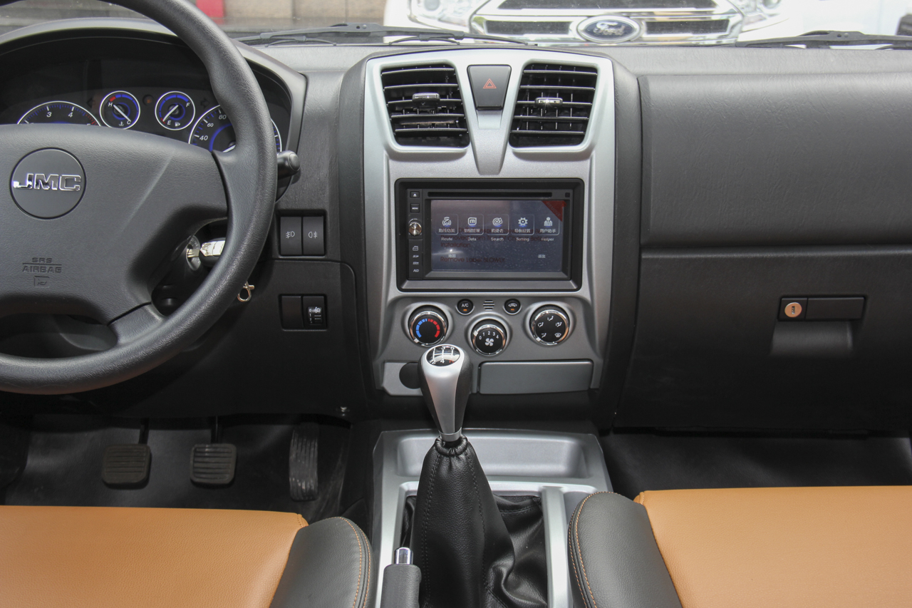 2018款宝典2.9T手动新超值柴油两驱舒适型加长货箱JX4D30B5L