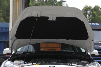 2018款福克斯三厢1.0T自动超能风尚型智行版EcoBoost 125