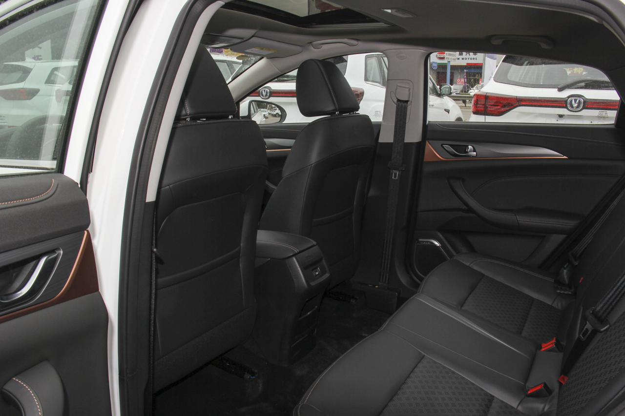 2018款逸动XT 1.6L自动领潮型GDI