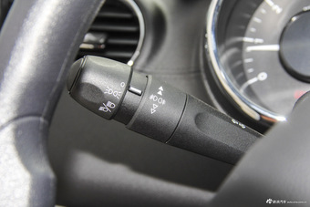 2016款标致3008 1.6THP自动经典版