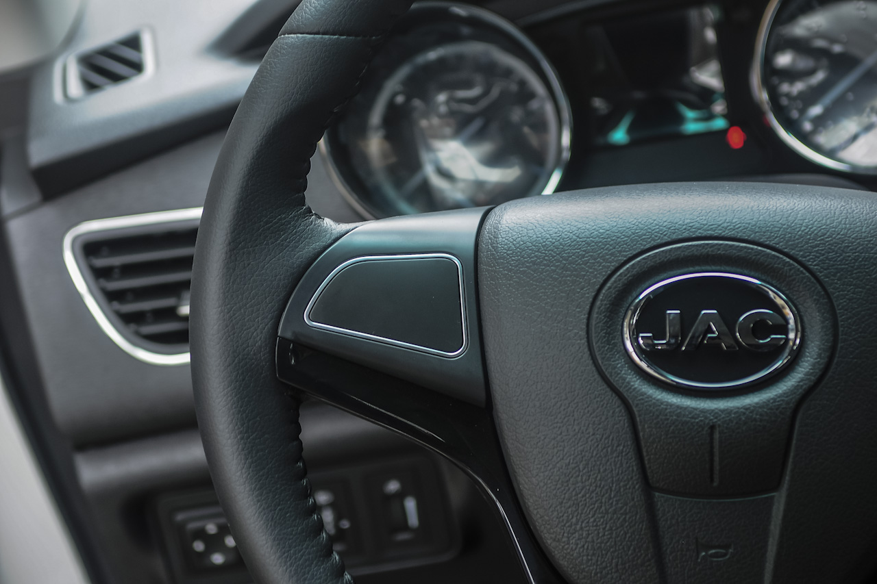 2016款 帅铃T6 2.0T柴油创客版豪华型D19TCID6