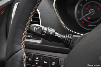 2017款宝骏560律动版1.5T手动乐享型