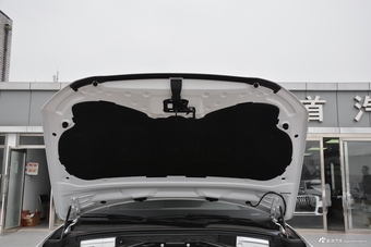 2017款奥迪Q5 Plus 2.0T自动40TFSI进取型