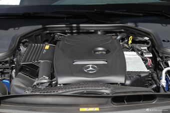 2016款奔驰E级2.0T自动E300L运动豪华型