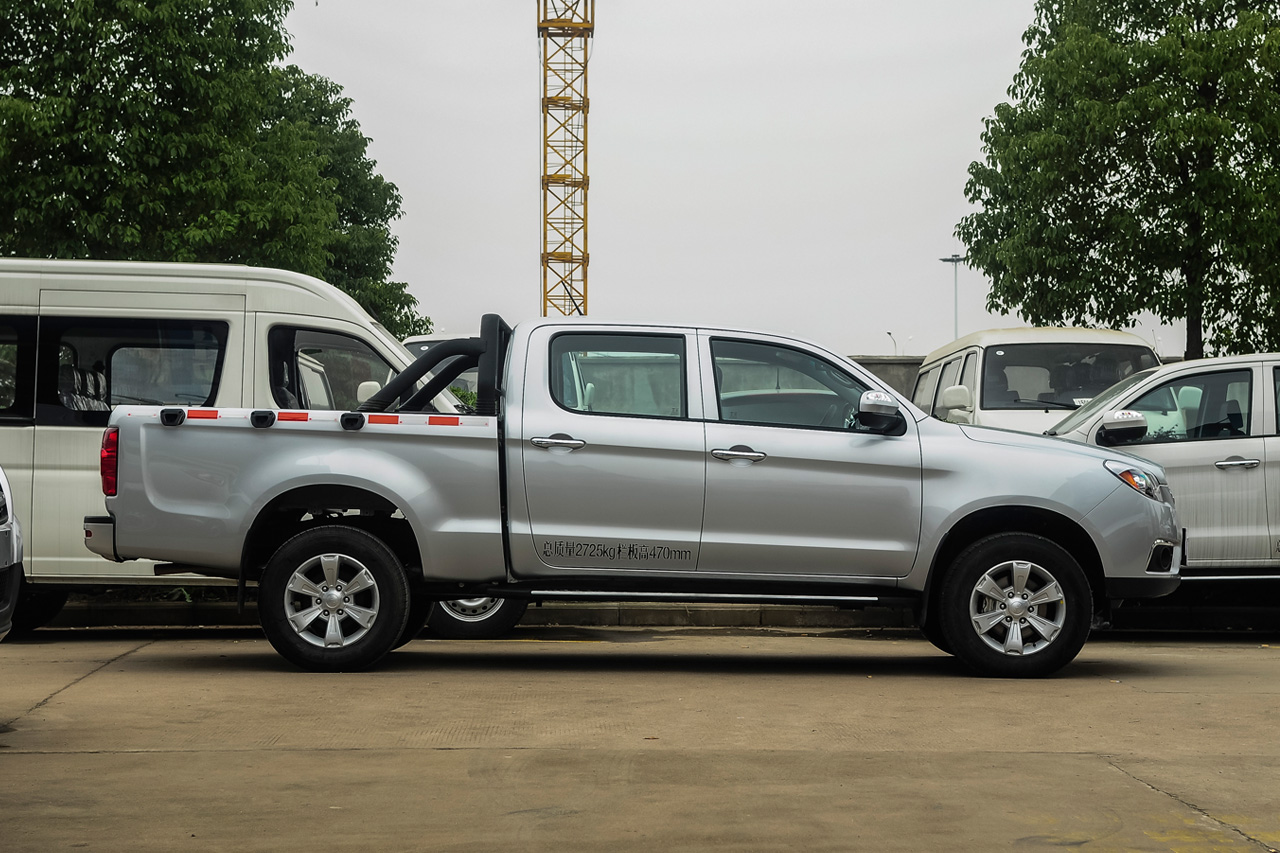 2015款帅铃T6 2.8T手动柴油新锐型HFC4DA1-2C