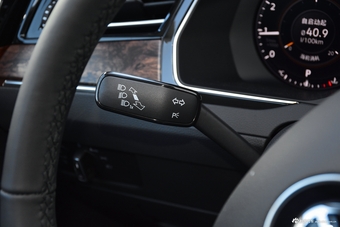 2018款迈腾2.0T自动380TSI DSG尊贵型