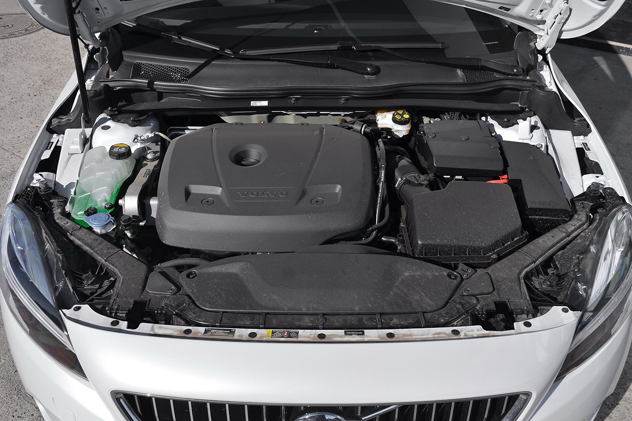 2018款沃尔沃V40 1.5T自动T3 智雅版