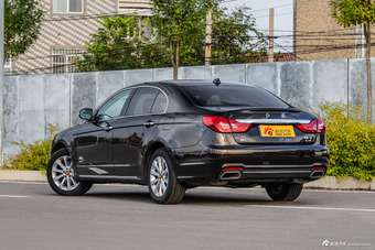 2017款红旗H7 2.0T自动豪华型