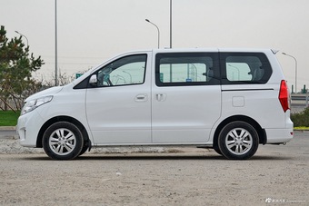 2016款东风风行F600  1.5T手动豪华型