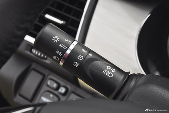 2017款哈弗H2 1.5T自动两驱豪华型红标