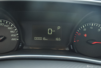 2016款标致308 1.6L自动豪华版