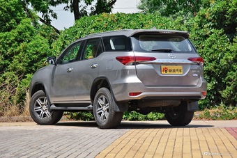 2017款Fortuner 4.0L自动 SR5 V6中东版